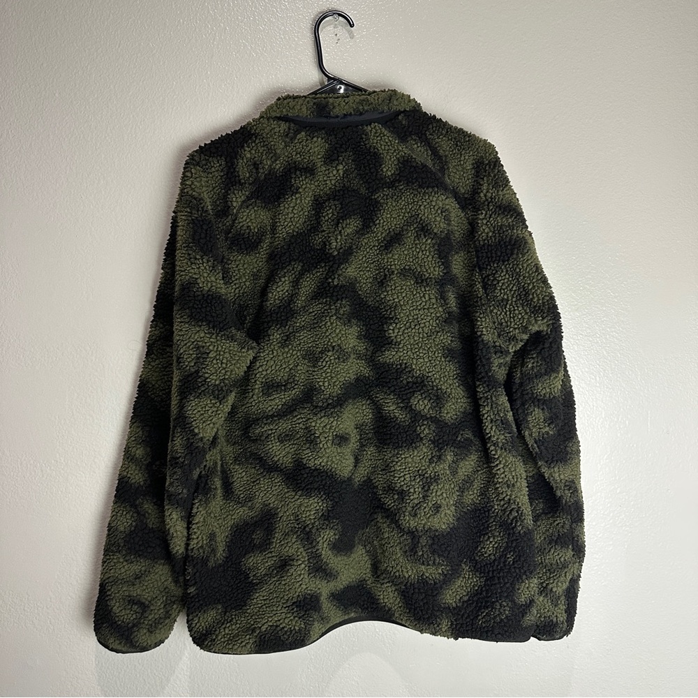 Carhartt Work In Progress Camo Sherpa Jacket Size XL - Picture 3 of 11